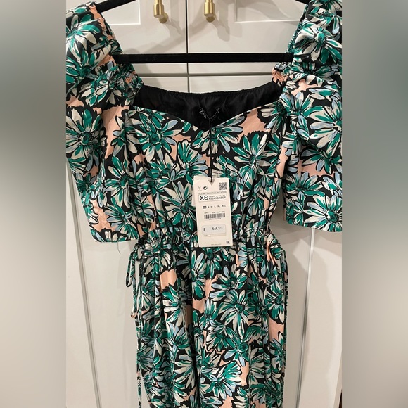 Zara Floral Print Midi Dress with side cutouts - Picture 8 of 9